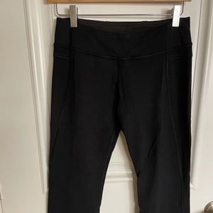 Lululemon U5 black cropped legging